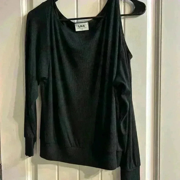 LNA single cold shoulder ribbed top - Picture 2 of 3